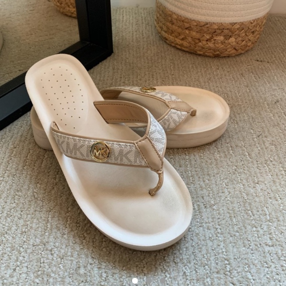 michael kors platform flip flops